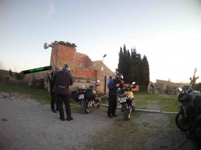 FILE0007.JPG (135.13 KiB) Visto 35643 veces Parando a tomar un cafe.