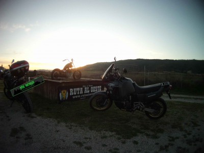 FILE0008.JPG (155.53 KiB) Visto 35638 veces Yo salgo , pero mi moto si.