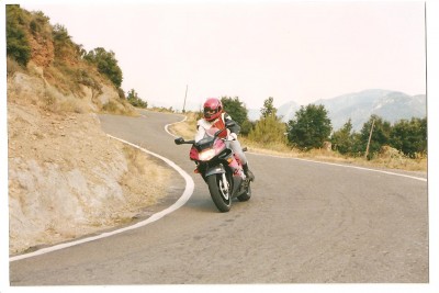 28.jpg (118.96 KiB) Visto 33224 veces Laura.......bajando del camping Anzanigo....con su cbr 600