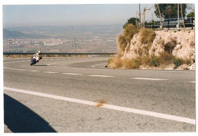 1.jpg (143.06 KiB) Visto 33223 veces Aqui con mi gsr 750 r ......una de curvitas