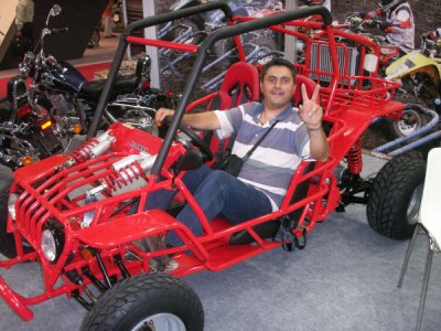 jose car.jpg (61.39 KiB) Visto 34203 veces Aqui con uno de cuatro ruedas......pero muy divertido